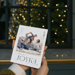 シンプルモダンJoyful Family Photo Christmas シーズンカード<br><div class="desc">今年の休暇を迎えモダンてミニマル、「Joyful Family Photo Christmas Holiday Card」を開催し、親密な家族で喜びの絶好の瞬間を捉える。このシックな黒と白のカードは、我々が望むミニマルモダンスタイルの完璧な具現化である。タイポグラフィのクリーンな行と編集は、より少ないでより多くのことを行う精神に役立つ。カードとシーズンの喜びは、ミニマルなシックとフェスティバル応援の間の完璧なバランスを打つ方法で残る。さらに、このカードはお尻であモダンり、スタイリッシュ物事を愛するミレニアル世代の家族に対して完璧でシンプルある。この家族の写真を季節の完璧な記念の写真にする。Joyful モダン Family Photo Christmas Holiday Cardを使えば、今の休暇の間に愛する人に感謝の気持ちを表ミニマル現するために感性を犠牲にする必要はない。Copyrightベリーデザイン、すべての権利を留保。</div>