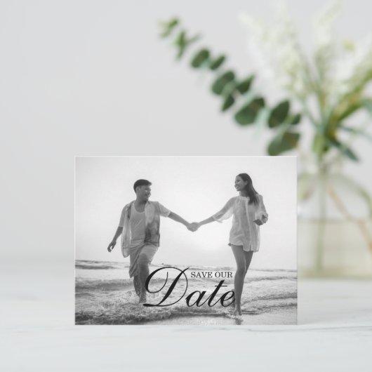 シンプルモダンScript Overlay Photo日付の保存 案内ポストカード (スタンド正面)