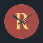 シンプルモノグラモダンム ラウンド壁時計<br><div class="desc">これはシンプルモノグラモダンムパーソナライズされたデザインだ。このスタイリッシュデザインはタイポグラフィと共に茶色い傾向スタイリッシュにある。プレゼントに最適かパーソナライズされたら、新しいホームデコールアクセサリーとして理想的。このイニシャルボックスに入力して文字を追加する。色またはデザインを変更するには、フォント編集ツールをチェックアウトする。パーソナもしリ救済ゼーション、マッチング製品、またはカスタムデザインの必要がある場合は、zazzleチャットまたは電子メールで私に電子メールを介して： ursuladawnmoon@gmail.com</div>