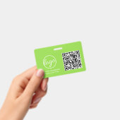 シンプルライムグリーンQRコード従業員ID バッジ (手持ち)