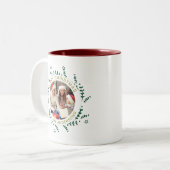 シンプルリースエレガントクリスマス写真ファミリー名 ツートーンマグカップ (正面左)