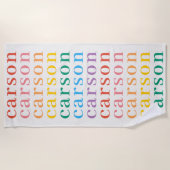 シンプルレインボー型パーソナライズされた繰り返し名 ビーチタオル (正面)