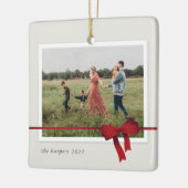 シンプルレッドボウ写真クリスマス セラミックオーナメント (左)