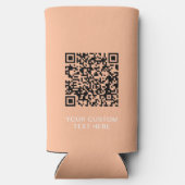 シンプルロゴ文字QRコードピーチ スリム缶クーラー (裏面)