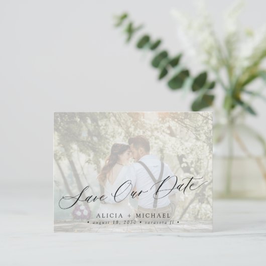 シンプル写真エレガントのスクリプト結婚式の日付を保存 案内ポストカード (スタンド正面)