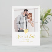 シンプル写真エレガントハート日付を保存実在金ゴールド 箔招待状 (立ち正面)