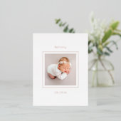 シンプル写真ベビーガール誕生発表箔 箔招待状ポストカード (立ち正面)