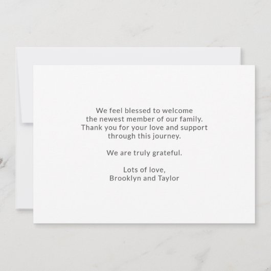 シンプル可愛いカスタムベビー生まれたばかりの誕生 案内状 (裏面)