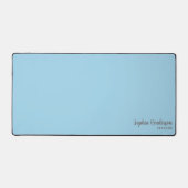 シンプル名モノグラム2行のカスタム文字青 デスクマット (正面)