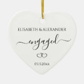 シンプル対パーソナライズされた婚約 セラミックオーナメント (正面)