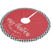 シンプル市松模様に赤旗パーソナライズされたクリスマス ブラッシュドポリエステルツリースカート (アングル)