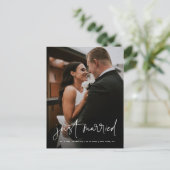 シンプル手書きスクリプトたった今結婚しました結婚の ポストカード (スタンド正面)