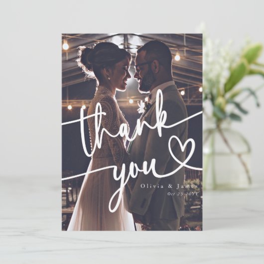 シンプル手書きスクリプトハートの結婚写真 サンキューカード (スタンド正面)