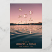 シンプル湖の風景の日付を保存  箔招待状 (正面)