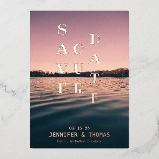 シンプル湖の風景の日付を保存  箔招待状 (正面)