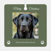 シンプル犬の写真メリークリスマスグリーン メタルオーナメント (正面)