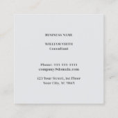 シンプル白フォーマル灰色モノグラムはっきりしたタイポグラフィ スクエア名刺 (裏面)