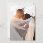 シンプル白モダンカップル結婚写真 サンキューカード (裏面)