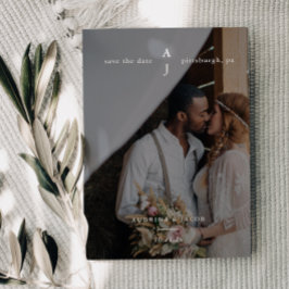 シンプル白モノグラム結婚写真 セーブザデート