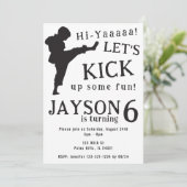 シンプル白黒ボーイー空手バースデー招待状 招待状 (スタンド正面)