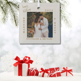 シンプル結婚したモダンメリーと金ゴールドのスクリプト写真 ガラスオーナメント