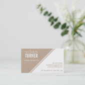 シンプル角度モダン文字ミニマルトレンディーエコクラフト 名刺 (スタンド正面)