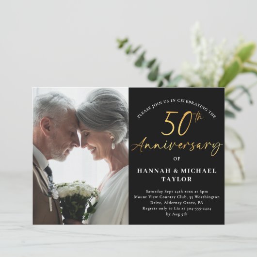 シンプル金ゴールドスクリプト写真50周年結婚記念 招待状 (スタンド正面)