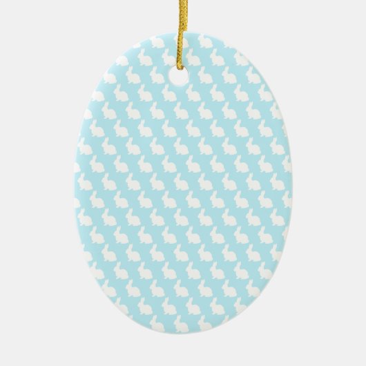 シンプル青と白の復活祭バニー セラミックオーナメント (正面)