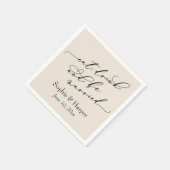 シンプル高級フォント食べドリンクとビー結婚したクリーム スタンダードカクテルナプキン (角)