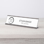 シンプル黒のロゴ デスクネームプレート (正面)