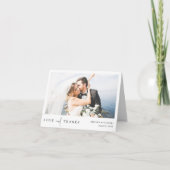 シンプル黒エレガントタイポグラフィ写真結婚の サンキューカード (正面)