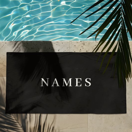シンプル黒カスタム名の追加エレガント ビーチタオル
