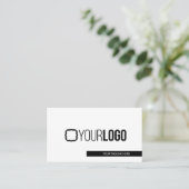 シンプル黒モダン白 – QRコード/ロゴの追加 名刺 (スタンド正面)