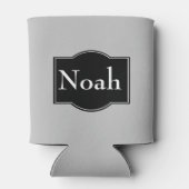 シンプル黒ラベルパーソナライズされた 缶クーラー (裏面)