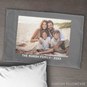 シンプル1写真フルカバレッジ – Chunky文字オーバーレイ 枕カバー