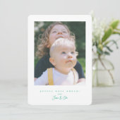 シンプル2枚モダンのフォトグリーンスクリプト新年 シーズンカード (スタンド正面)