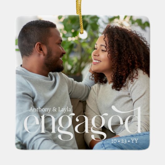 シンプル2枚モダンの写真の編集可能カラークリスマス セラミックオーナメント (正面)