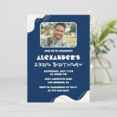 シンプル23歳招待状メンフォトネイビー 招待状 (スタンド正面)