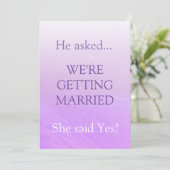 シンプル かわいい ユニーク パープル 彼女はイエスと言った 結婚式 招待状 (スタンド正面)