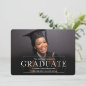 シンプル エレガンス フォト クラス オブ 2025 卒業式 招待状 (スタンド正面)