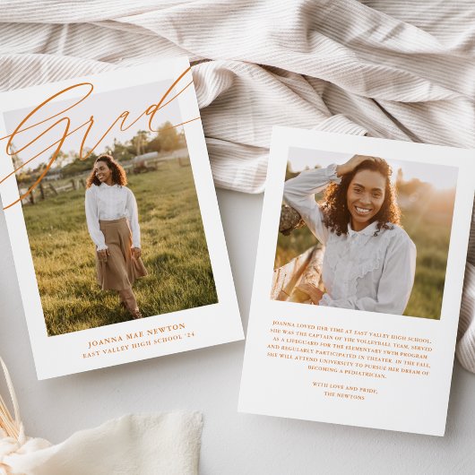 シンプル スクリプト オレンジ 写真 卒業おめでとう アナウンスメント 招待状