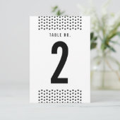 シンプル テーブル ナンバー モダン 三角形 パターン ブラック 招待状 (スタンド正面)