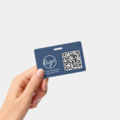 シンプル ネイビーブルー QR コード 従業員 ID バッジ (手持ち)