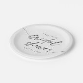 シンプル ミニマル ブライダルシャワー スクリプト | ブラック ホワイト ペーパープレート (アングル)