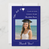 シンプル モダン フォト ブルー 卒業 彼女はやり遂げた サンキューカード (正面)
