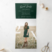 シンプル モダン 太字 卒業年度 アーチ フォト 三つ折り招待状 (内部)