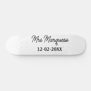 シンプル モノグラム Mrs Mr 名前 日付 年 Thro スケートボード