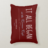 シンプル・レッド　ホエア・イット・オール・ビギャン・アニバーサリー アクセントクッション (正面(垂直))