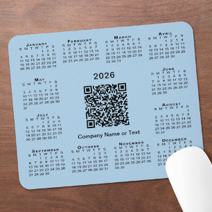 シンプル 2026年カレンダー ビジネスQRコード ライトブルー マウスパッド