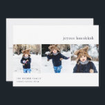 シンプル | Hanukkahフォトコラージュカード シーズンカード<br><div class="desc">ハヌカーの挨拶を友人や家族に私たちの写真カードとエレガント一緒に送る。コラージュ形式で並べお気に入りのた3枚の正方形の写真を収めるようにデザインされたカードには、お客様のハヌカーの挨拶カスタム（「Joyous Hanukkah」と共に表示）と家族の名前が入っている。パステルブルーの微妙な水色のストライプパターンに逆のカード。</div>